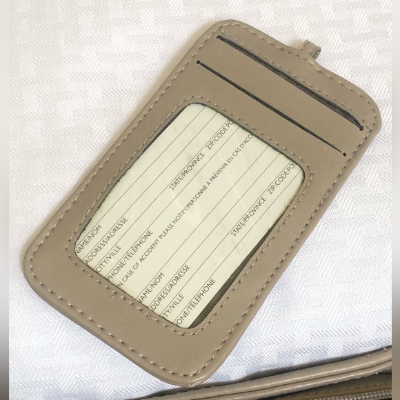 Liz Claiborne Beige Crossbody Purse, 3 zippered pouches, zipper closure - Picture 5 of 15